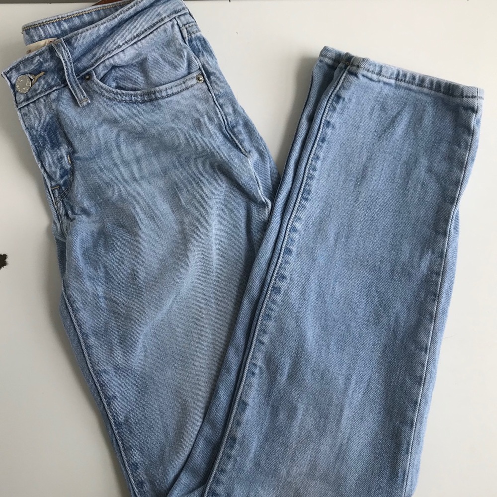 Levi’s 712✨